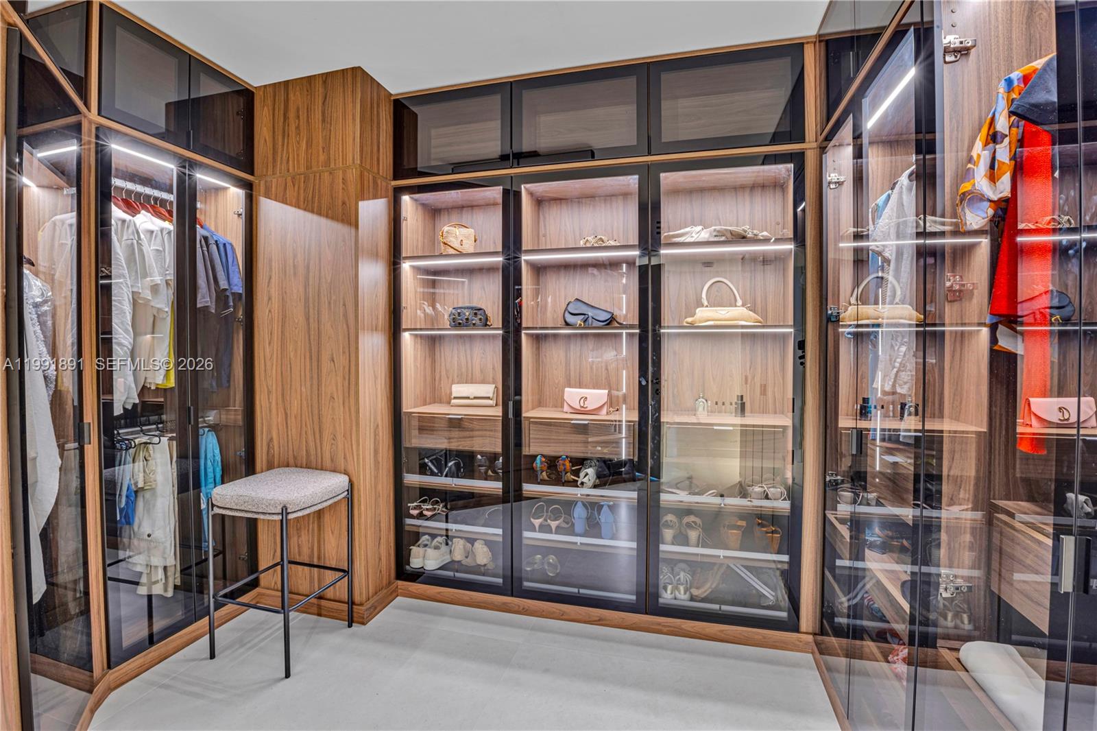 OCEANIA III CONDO - Residential