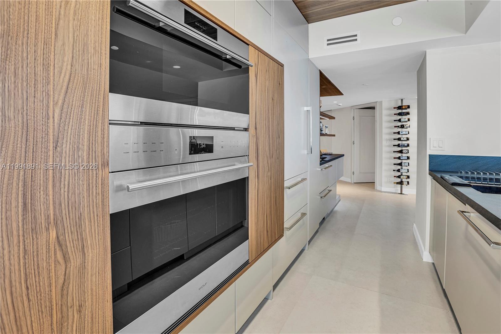 OCEANIA III CONDO - Residential