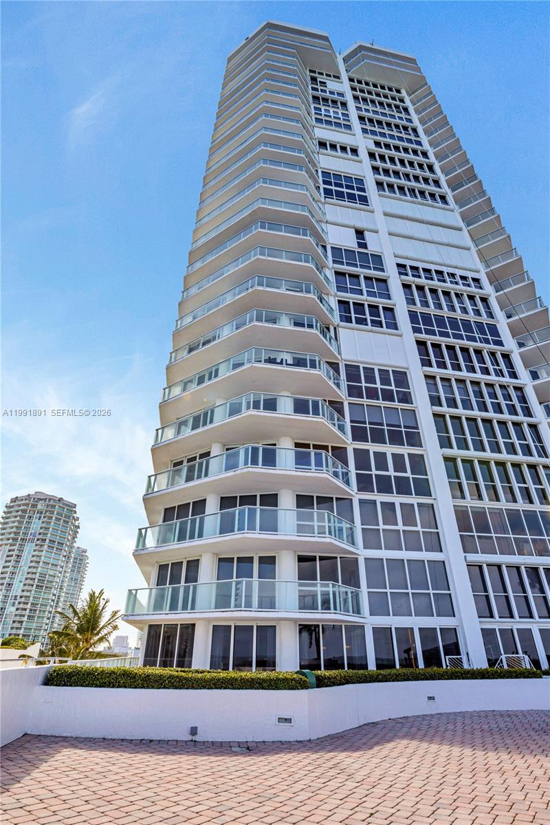 OCEANIA III CONDO - Residential