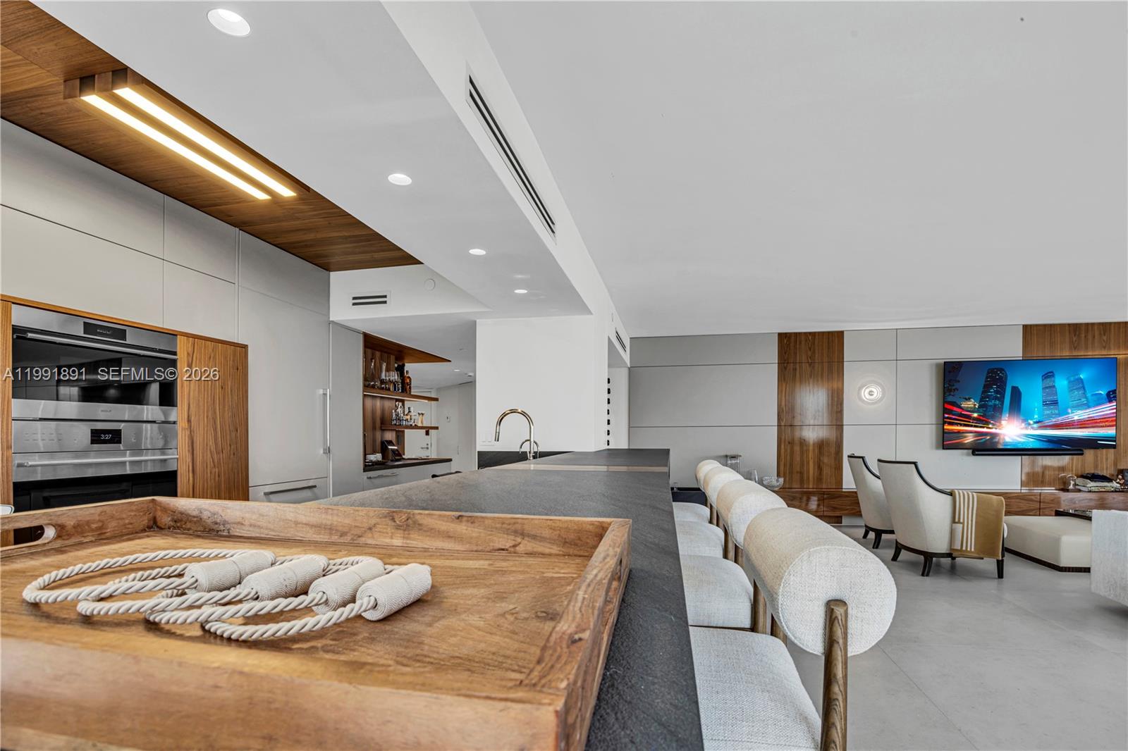 OCEANIA III CONDO - Residential