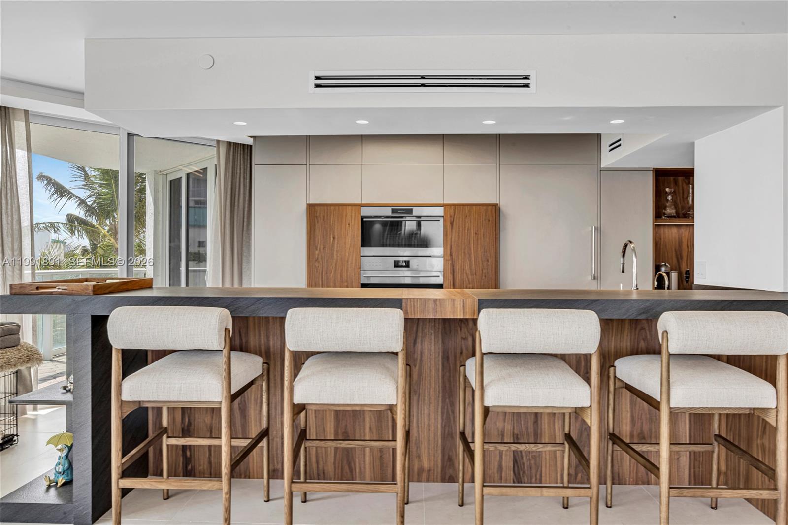 16485 Collins Ave 431