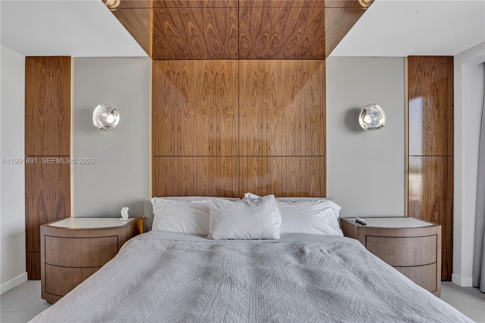 OCEANIA III CONDO - Residential