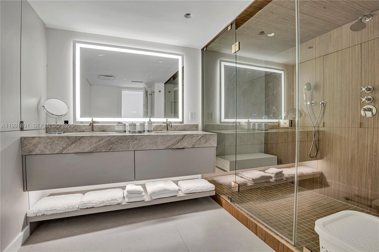 OCEANIA III CONDO - Residential