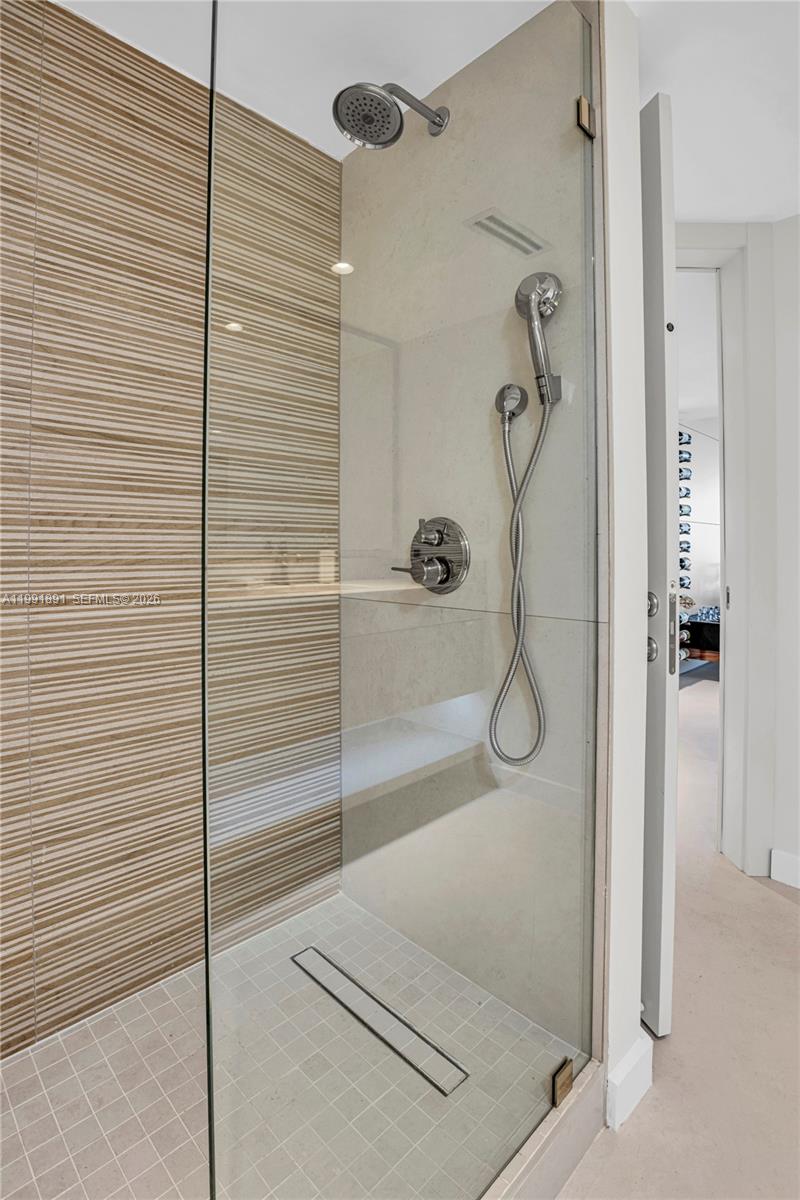 OCEANIA III CONDO - Residential