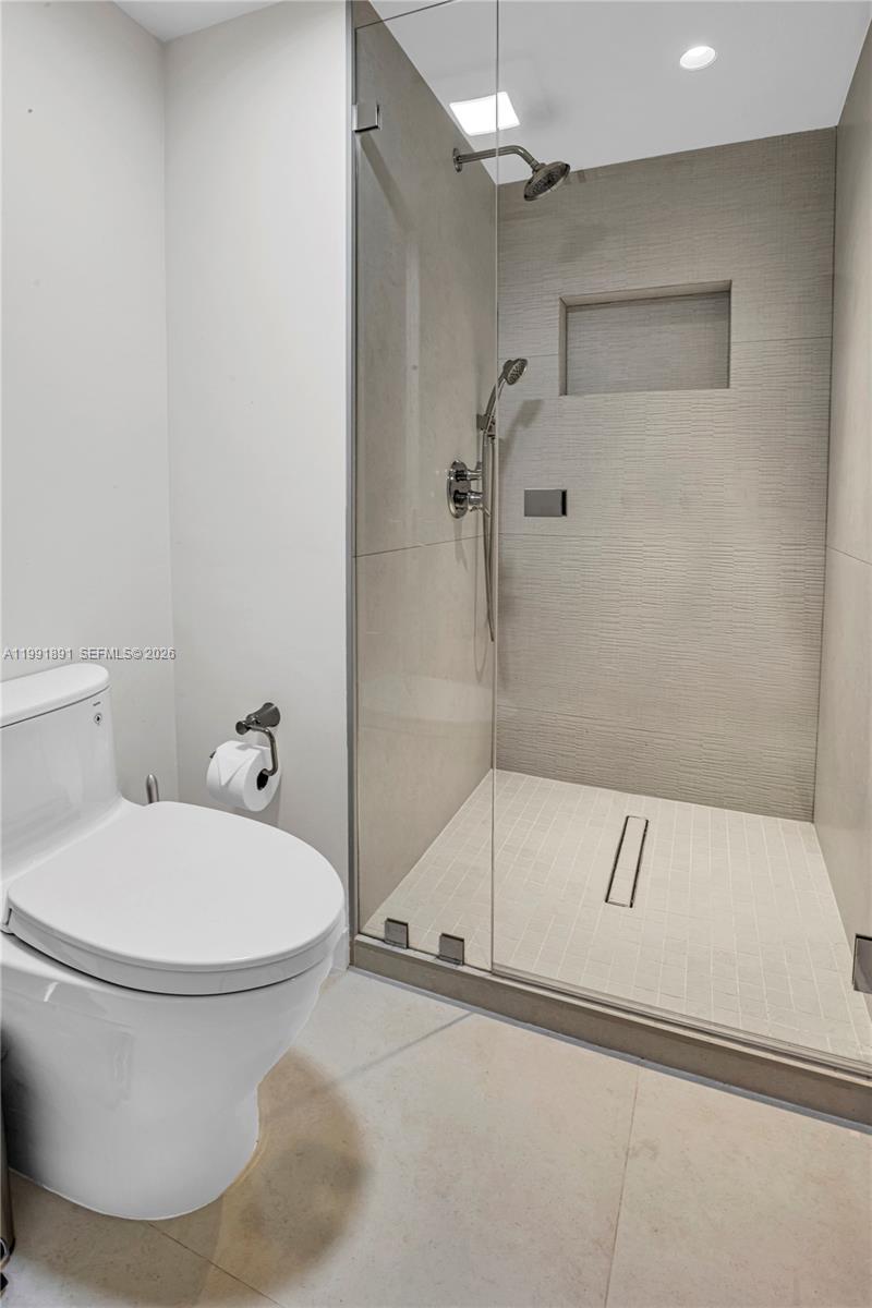 OCEANIA III CONDO - Residential