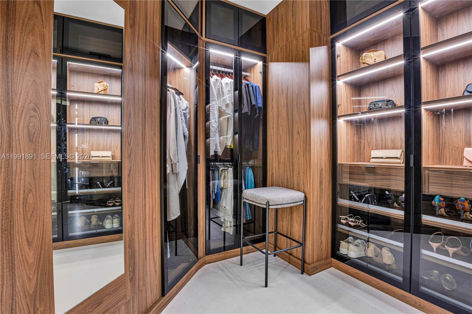 OCEANIA III CONDO - Residential