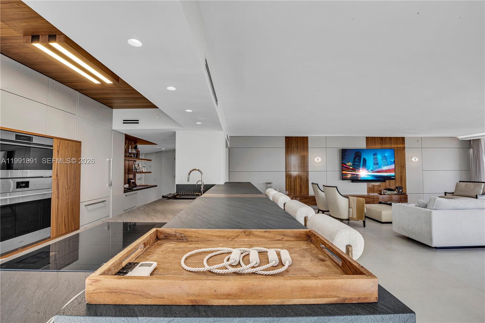 OCEANIA III CONDO - Residential