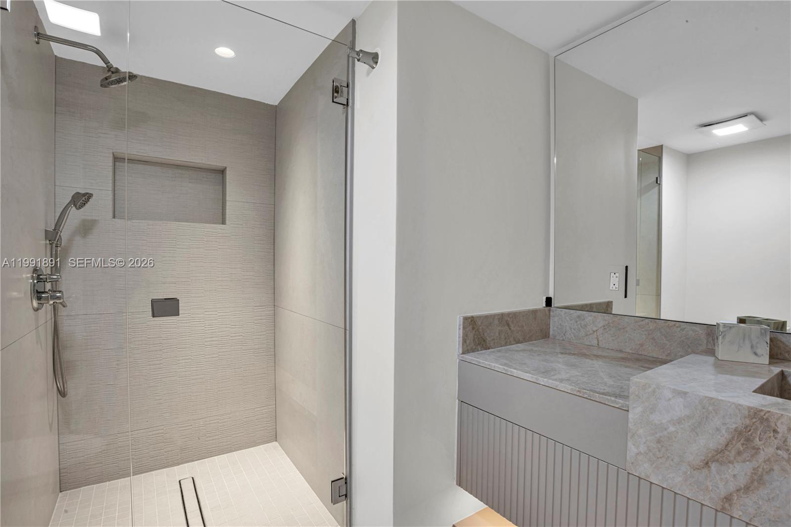 OCEANIA III CONDO - Residential