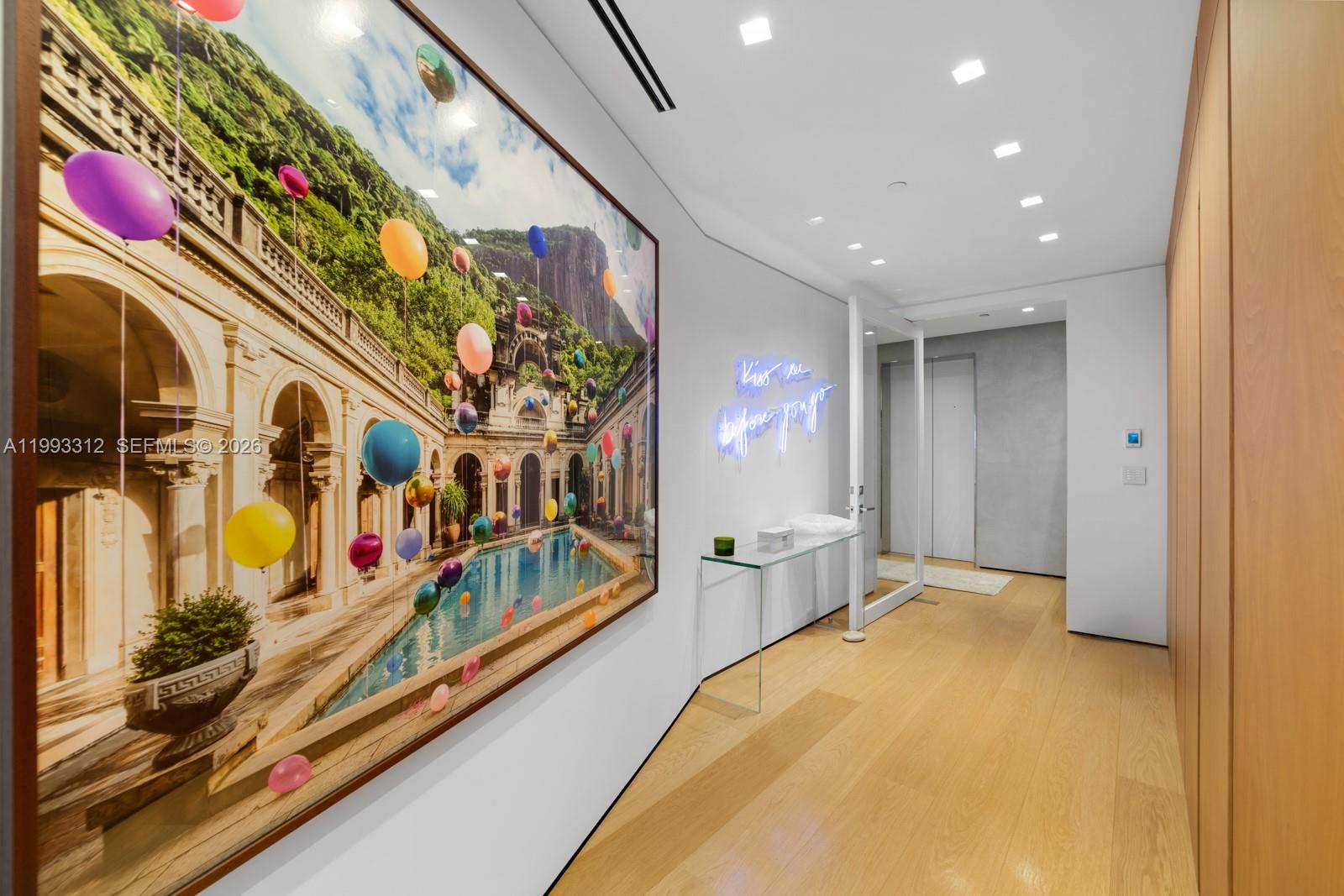 CONTINUUM ON SOUTH BEACH - Residential