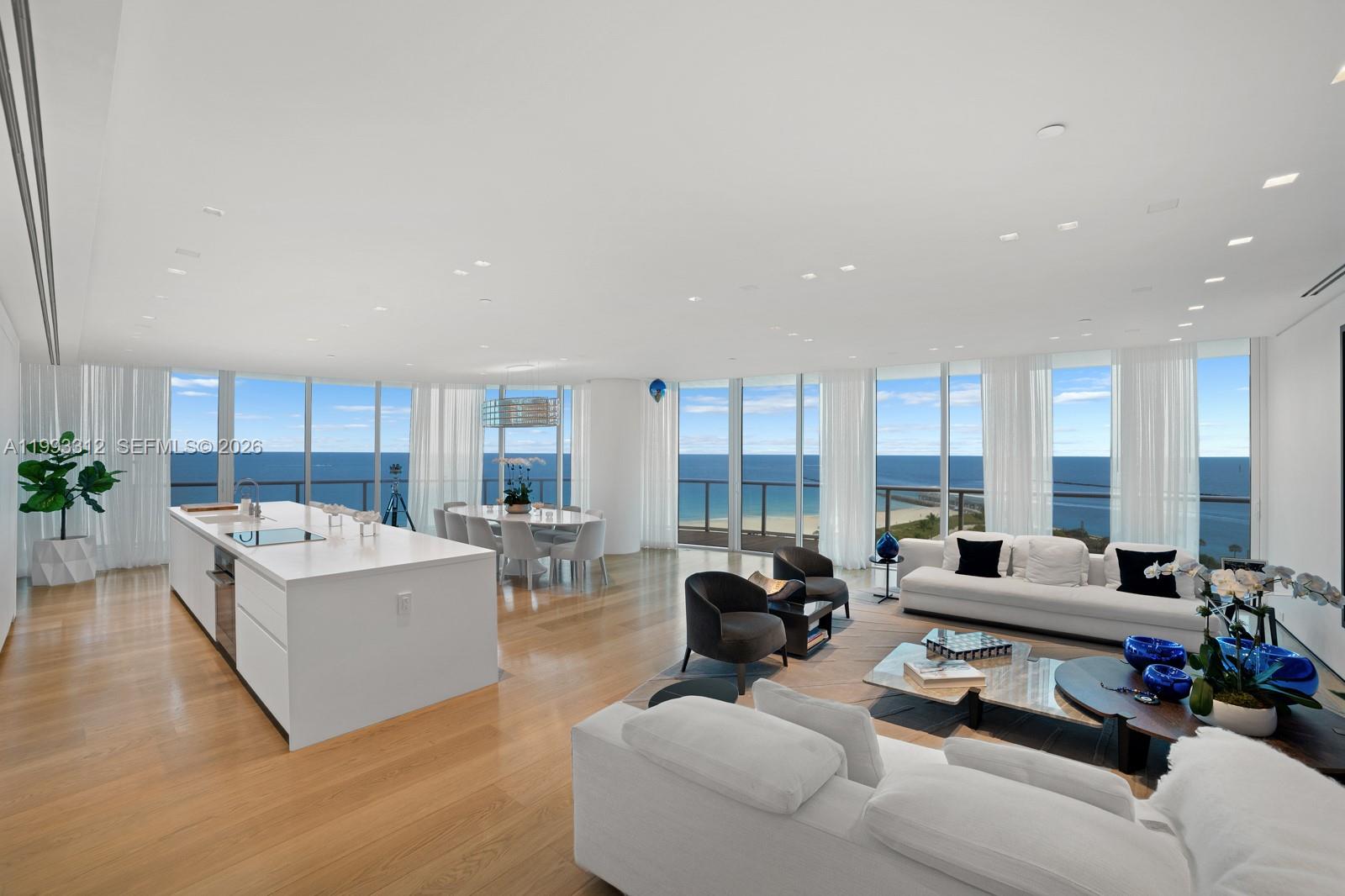 CONTINUUM ON SOUTH BEACH - Residential