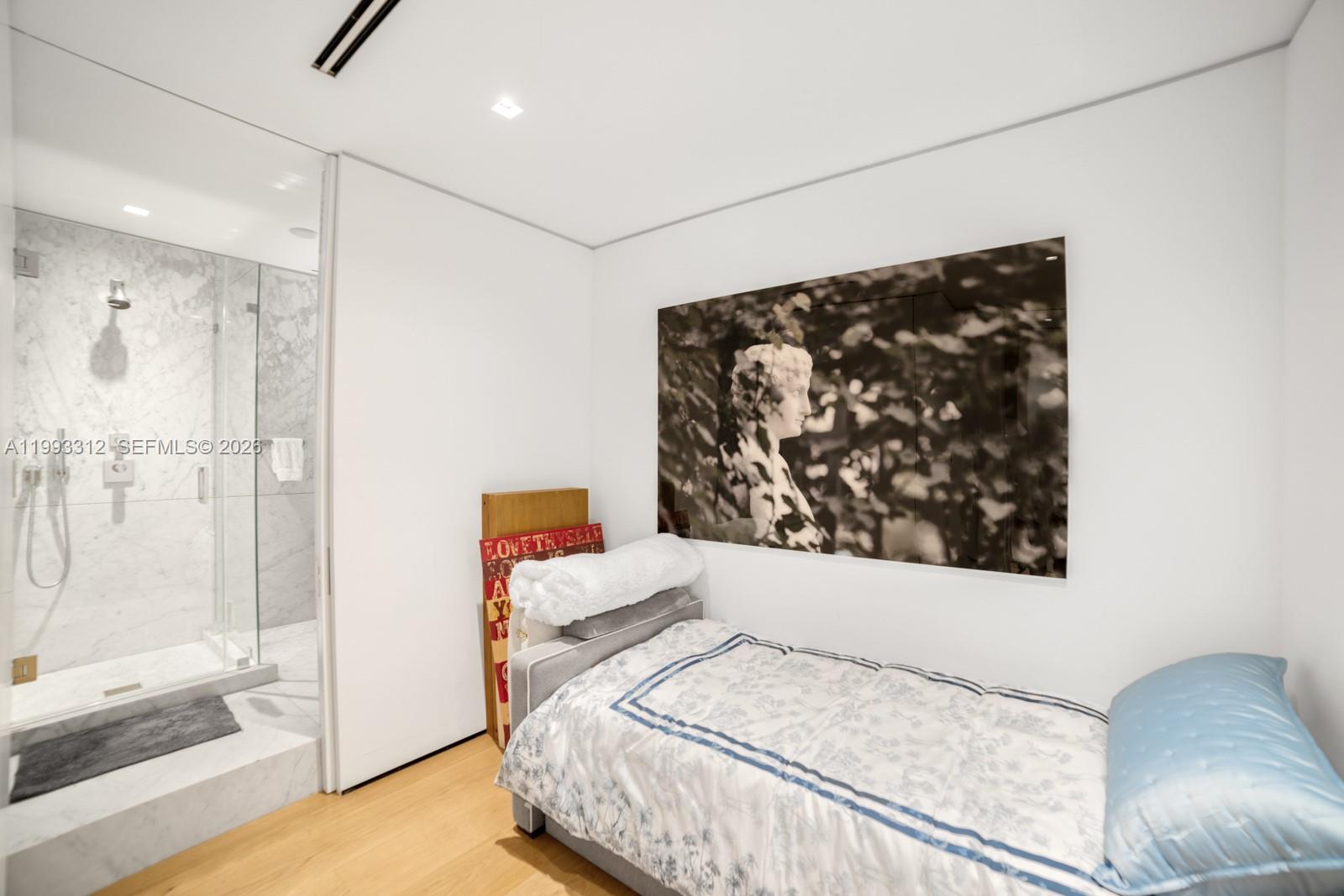 CONTINUUM ON SOUTH BEACH - Residential