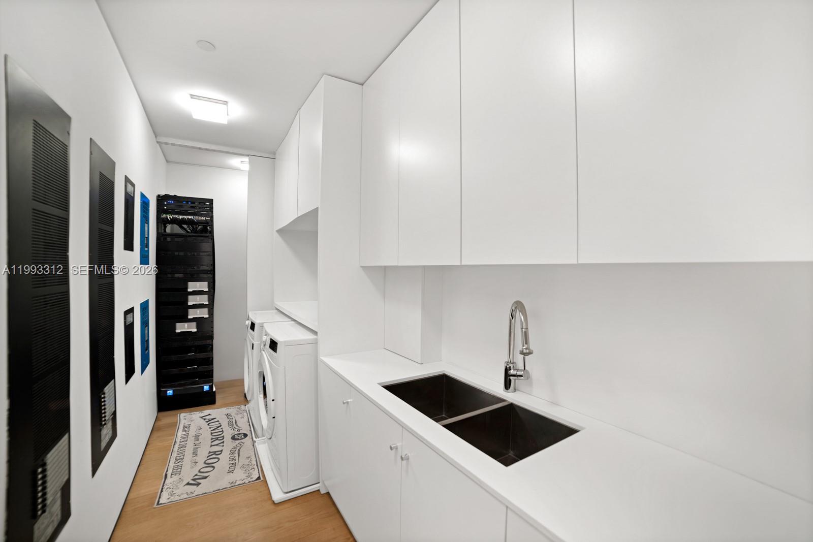 CONTINUUM ON SOUTH BEACH - Residential