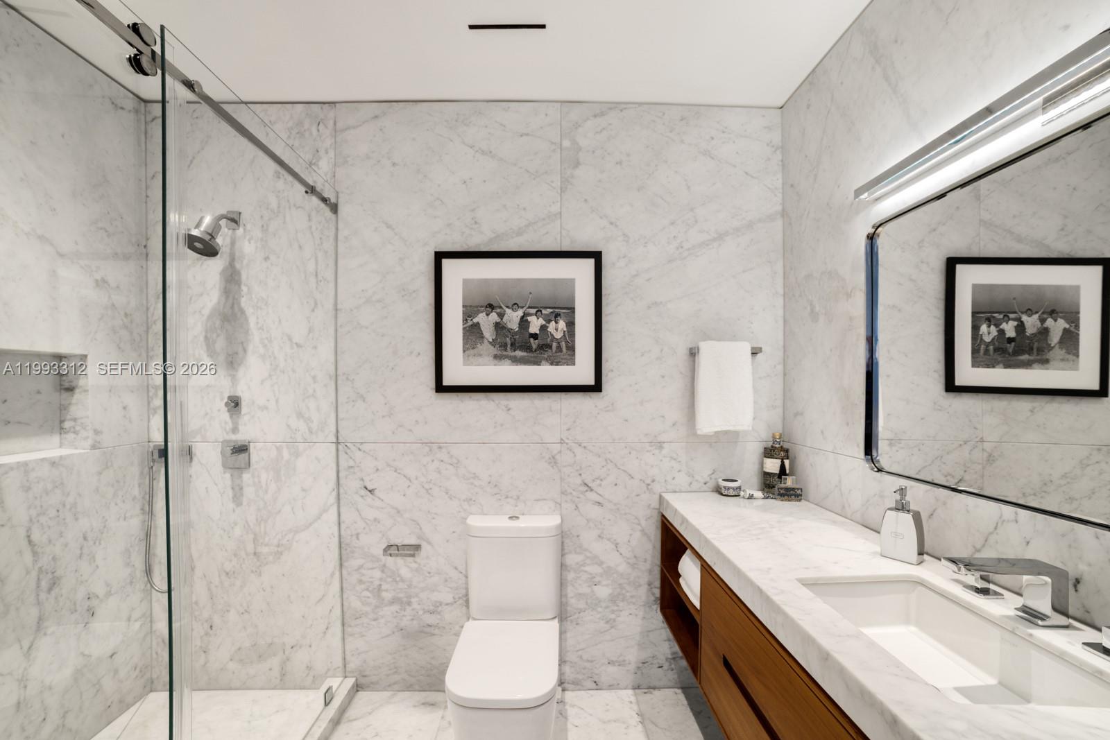 CONTINUUM ON SOUTH BEACH - Residential