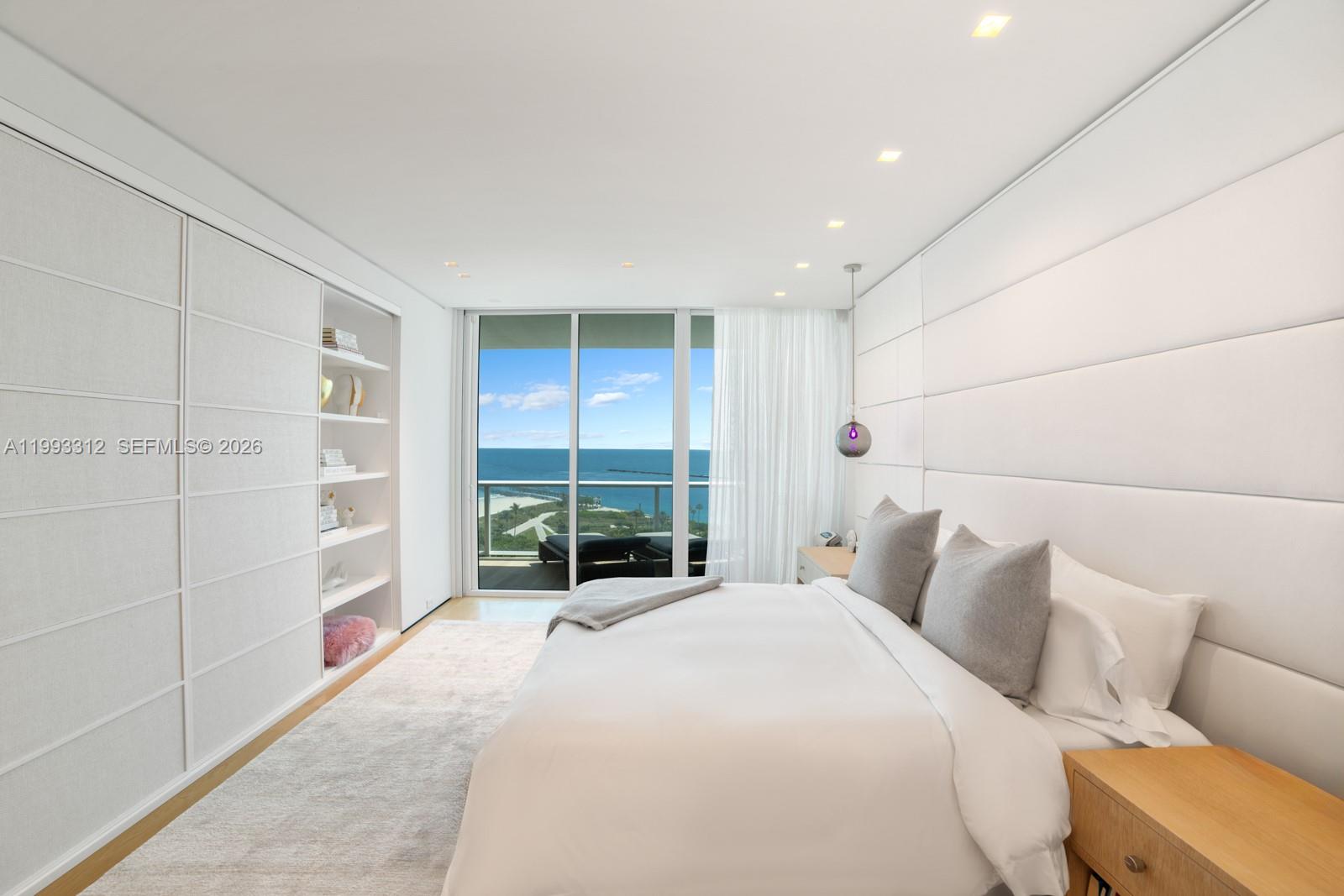 CONTINUUM ON SOUTH BEACH - Residential