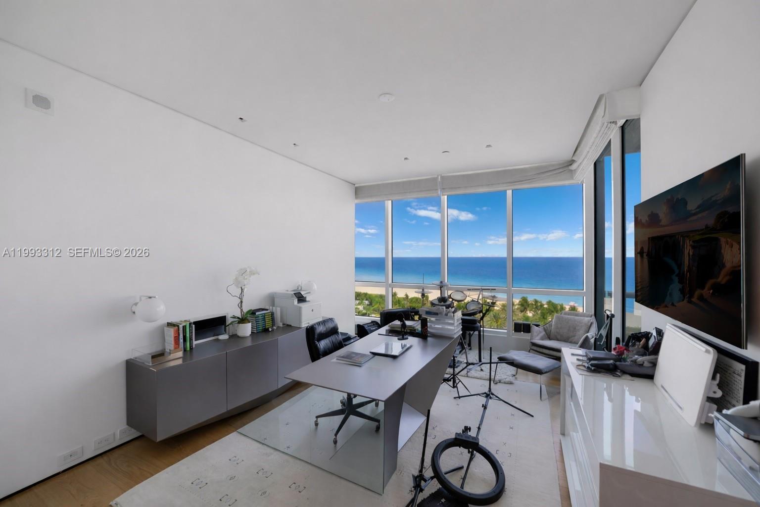 CONTINUUM ON SOUTH BEACH - Residential