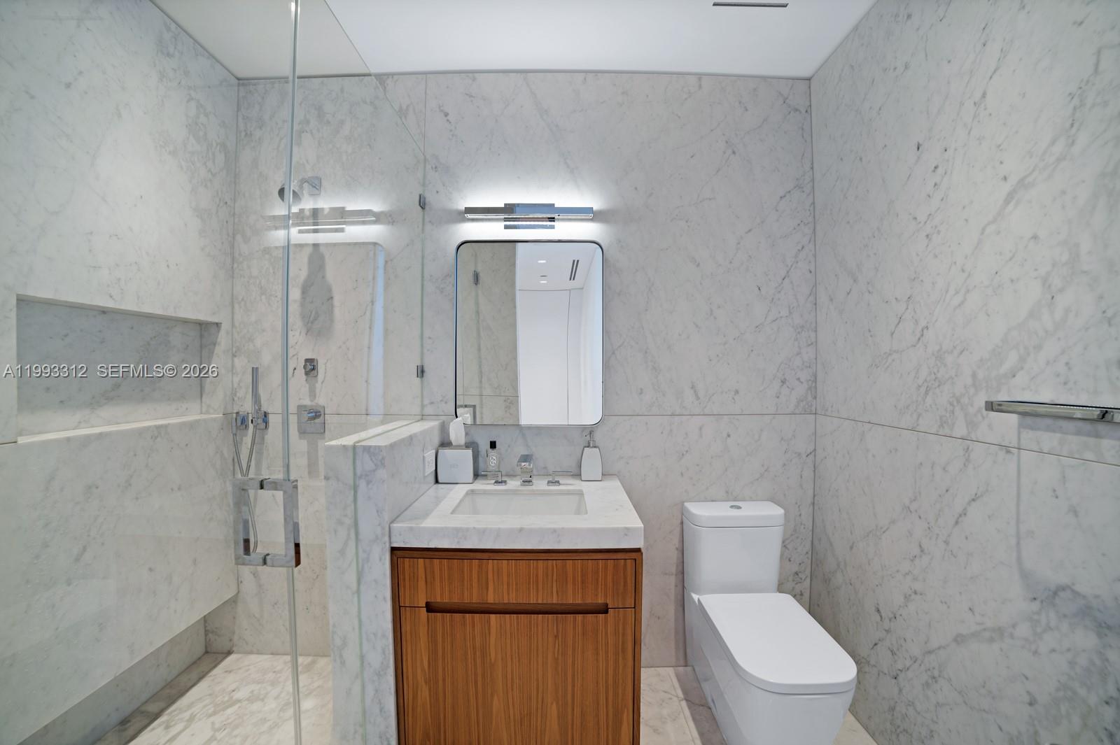 CONTINUUM ON SOUTH BEACH - Residential