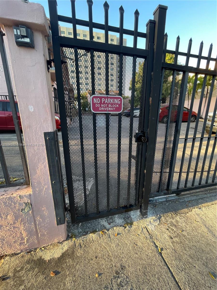 LITTLE HAVANA TOWNHOMES C - Residential Lease