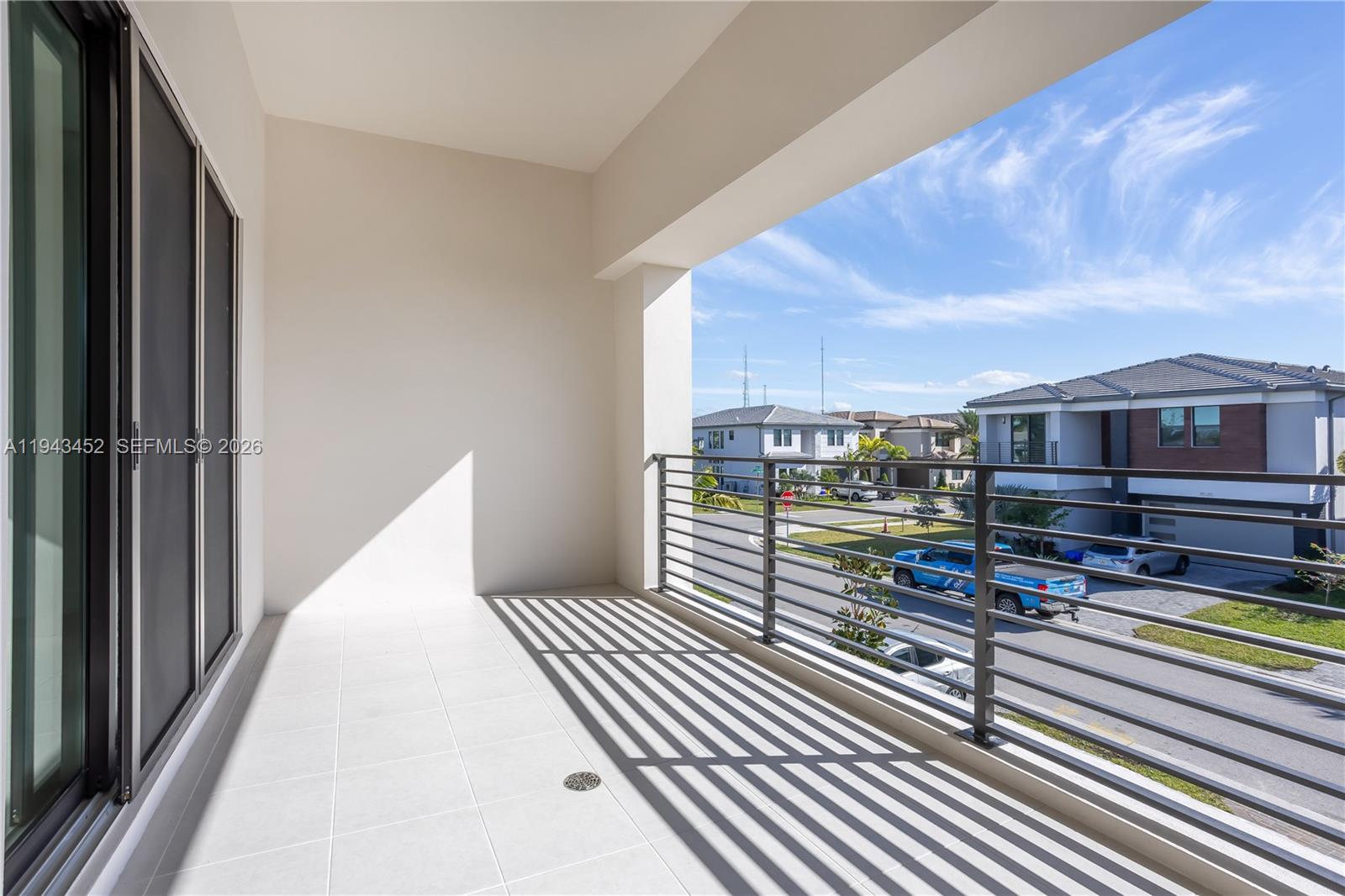 LOTUS PALM - Residential