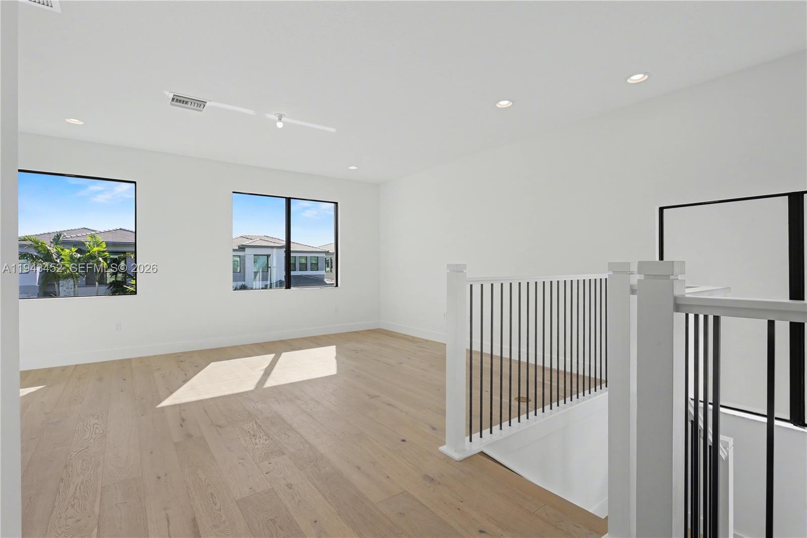 LOTUS PALM - Residential