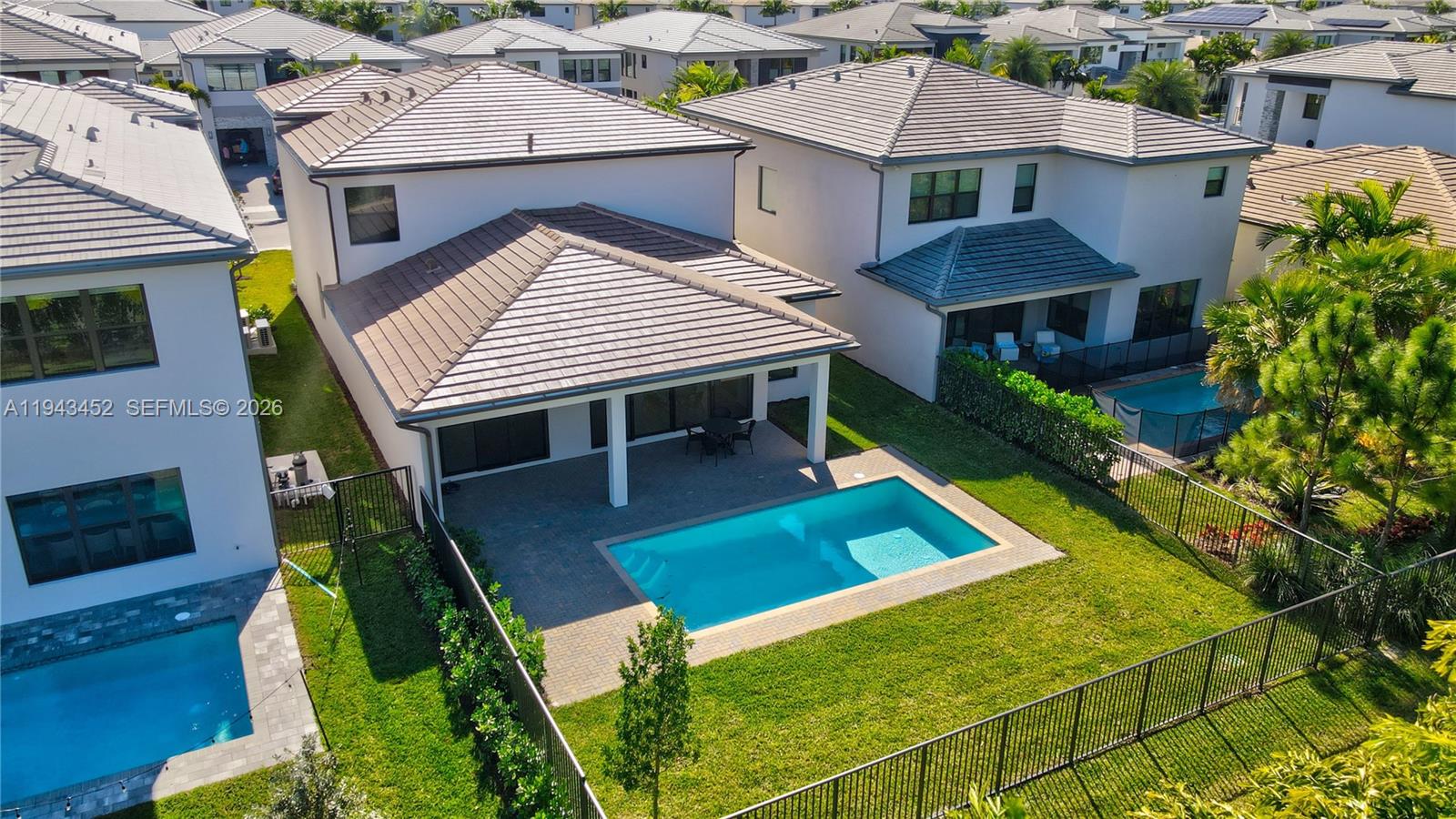 LOTUS PALM - Residential