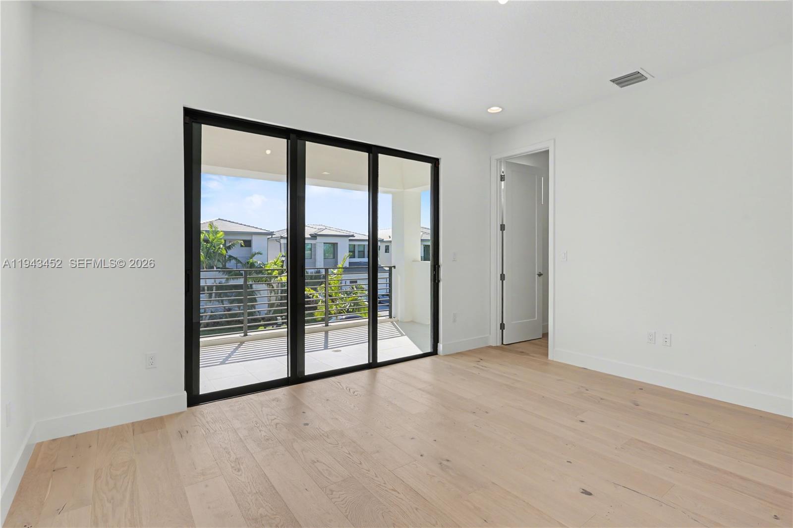 LOTUS PALM - Residential