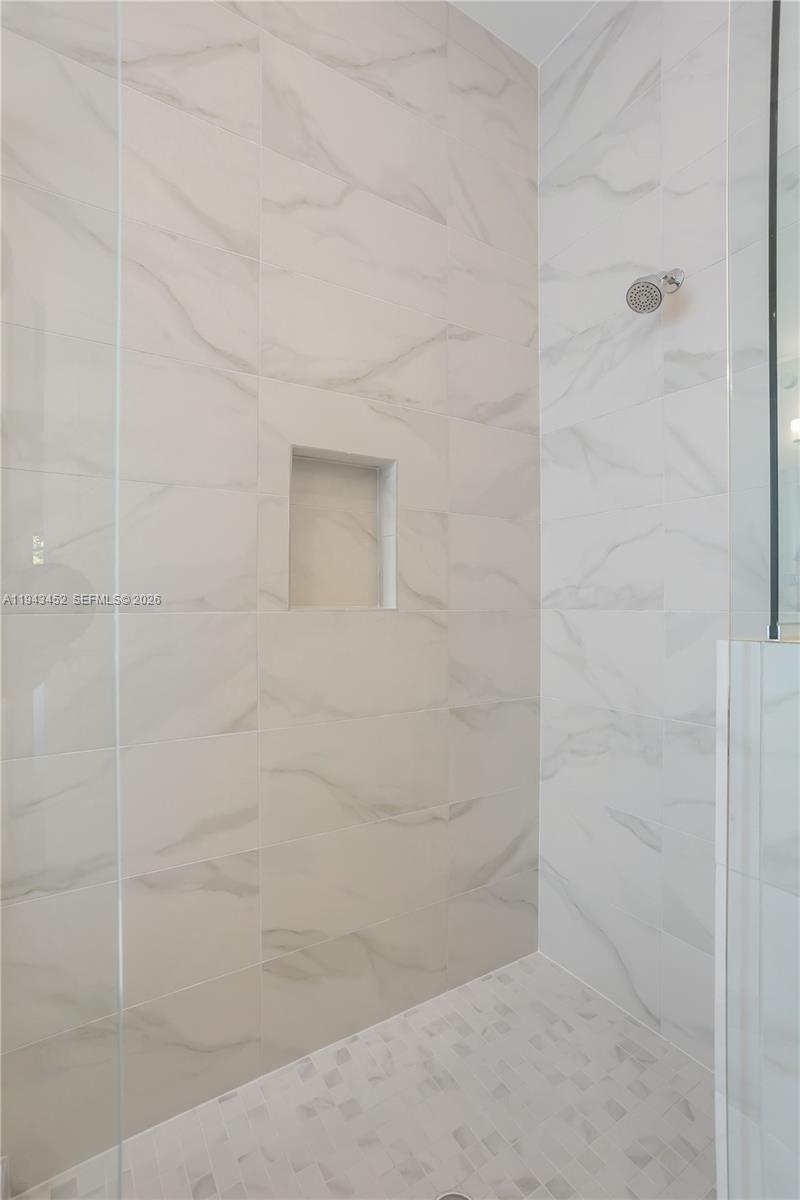 LOTUS PALM - Residential