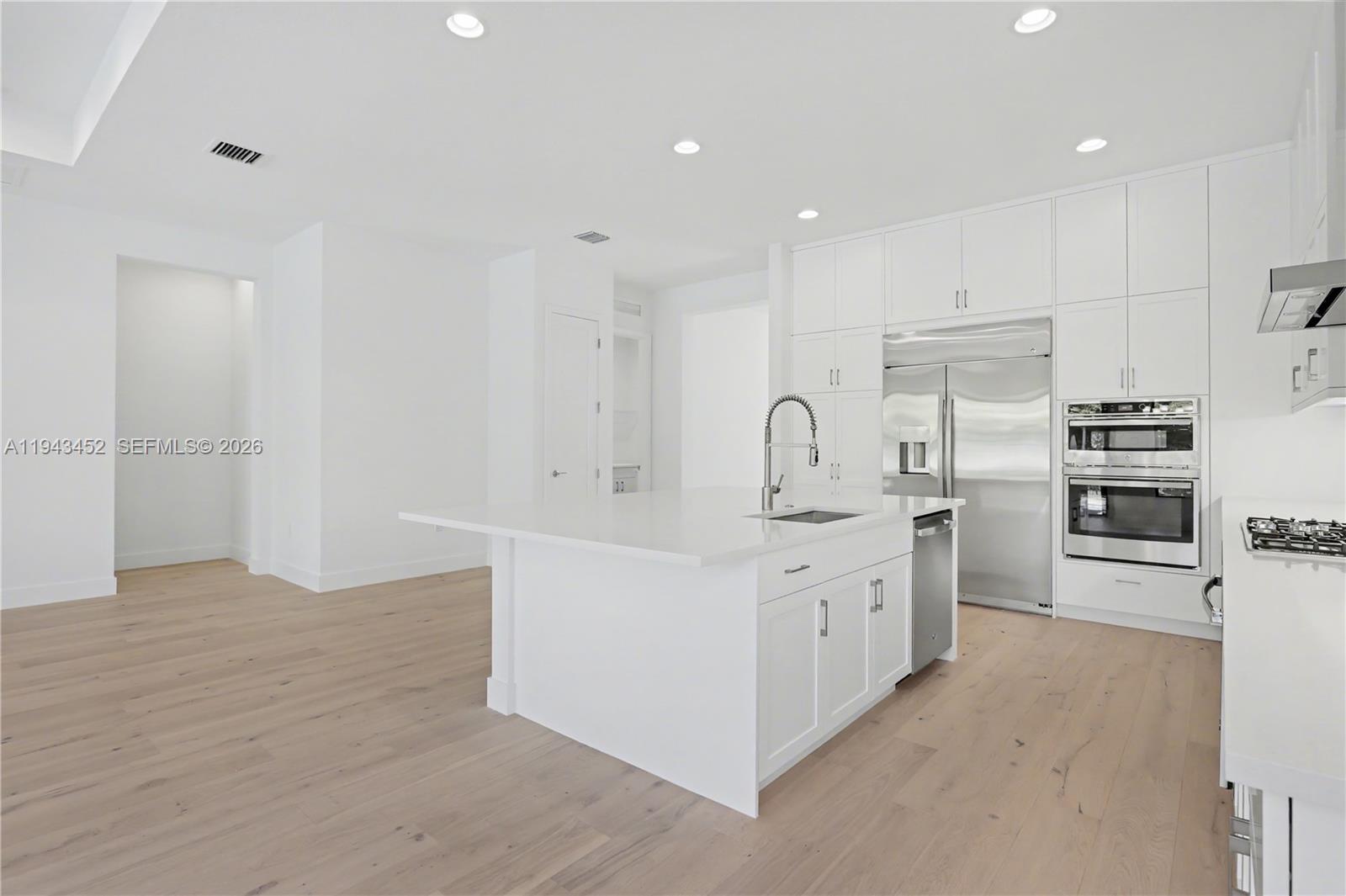 LOTUS PALM - Residential