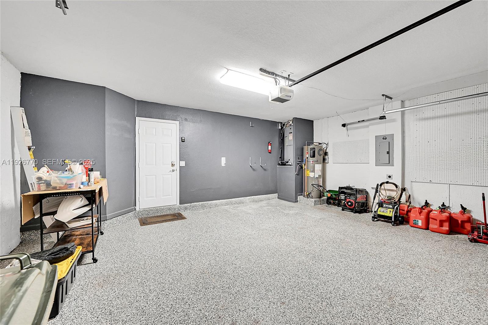 REGENCY LAKES AT COCONUT - Residential