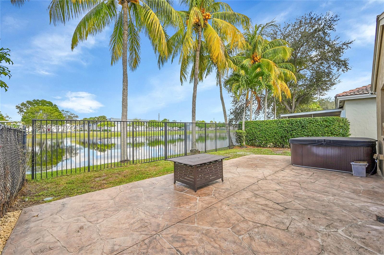 REGENCY LAKES AT COCONUT - Residential