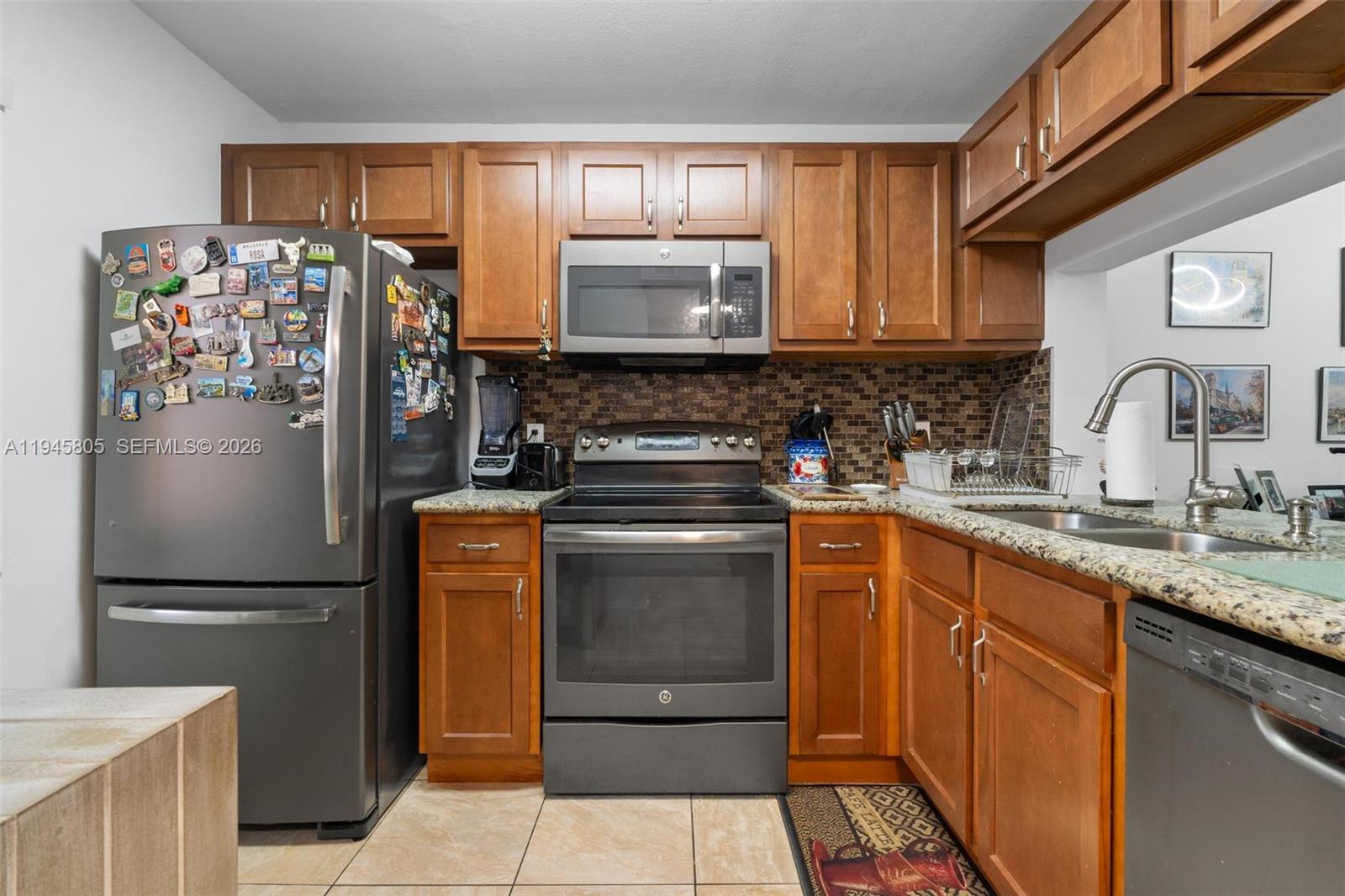 10005 S Winding Lake Rd 106