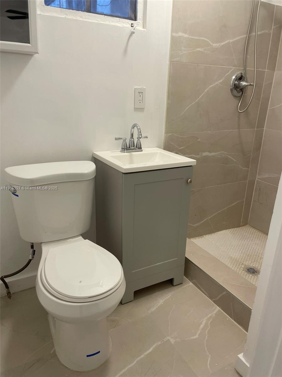 COMML SHORE CREST - Residential Lease