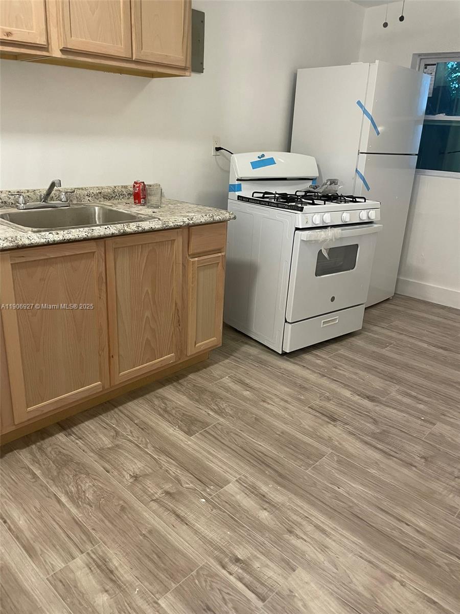 COMML SHORE CREST - Residential Lease