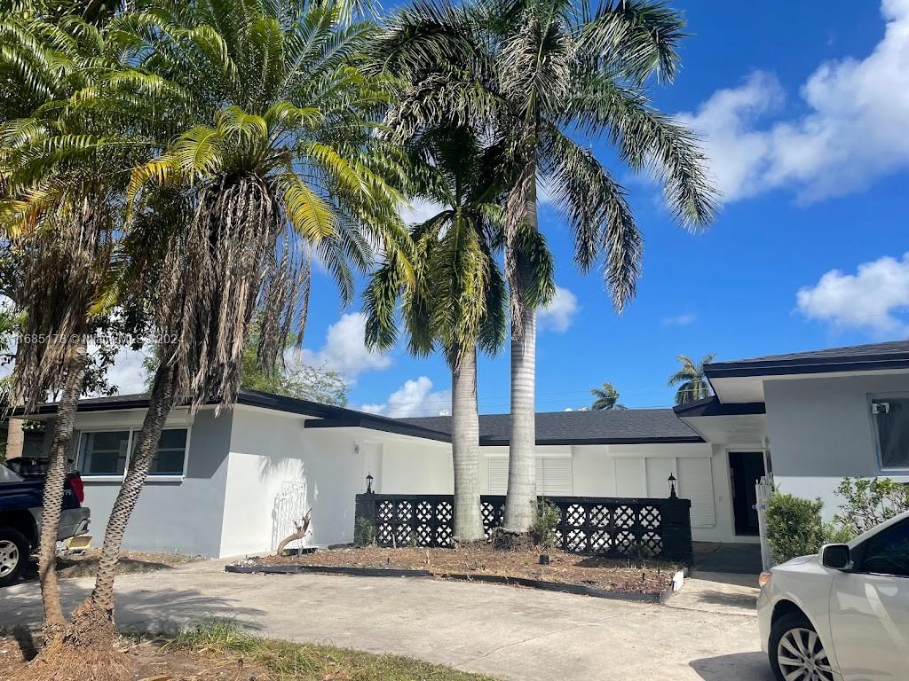 535 S Rainbow Dr 535, Hollywood, Broward County, Florida - 3 Bedrooms  
2 Bathrooms - 