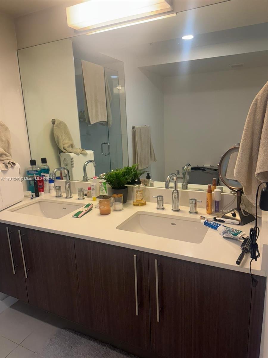 MIDTOWN AT DORAL - Residential