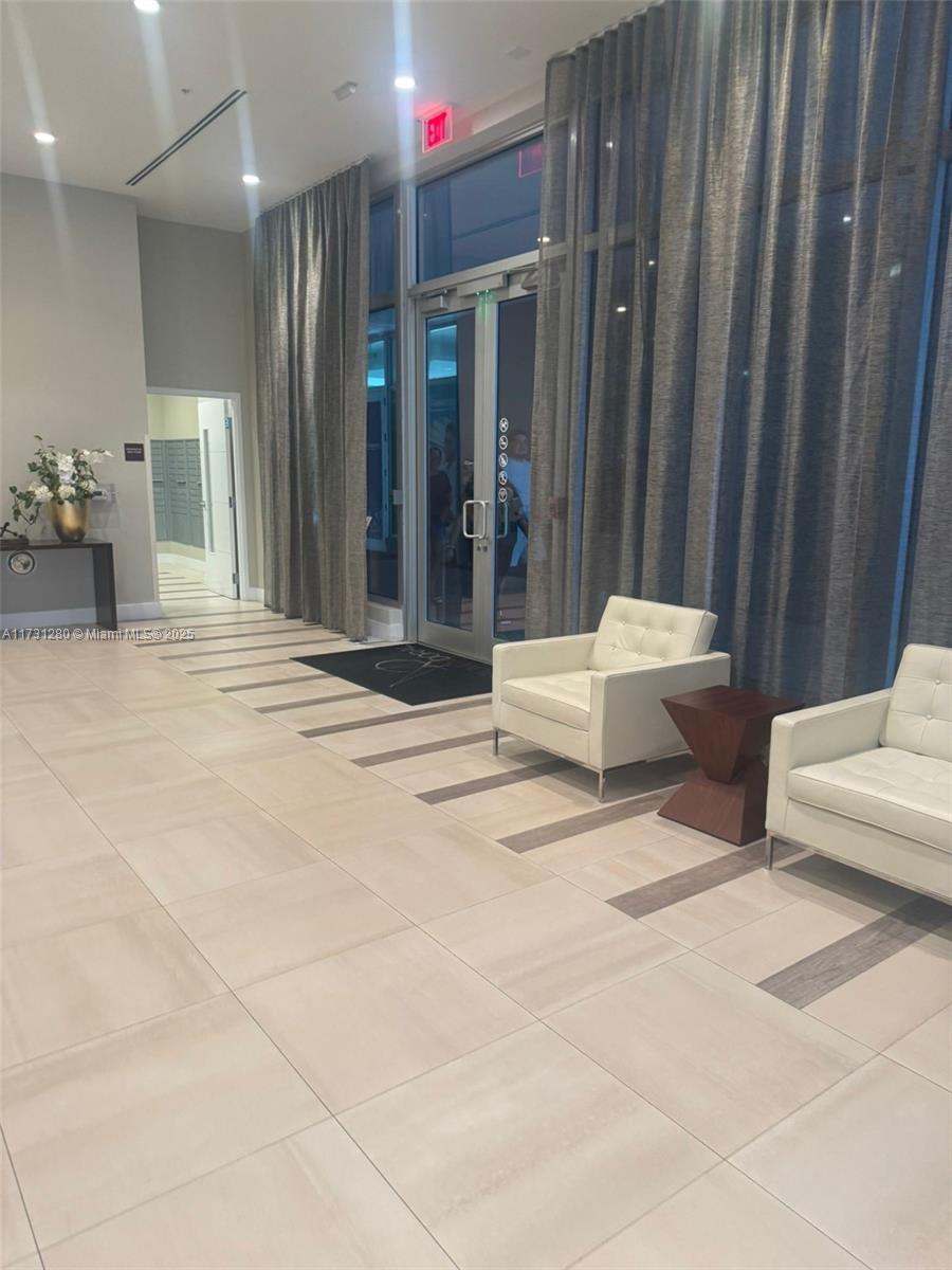 MIDTOWN AT DORAL - Residential