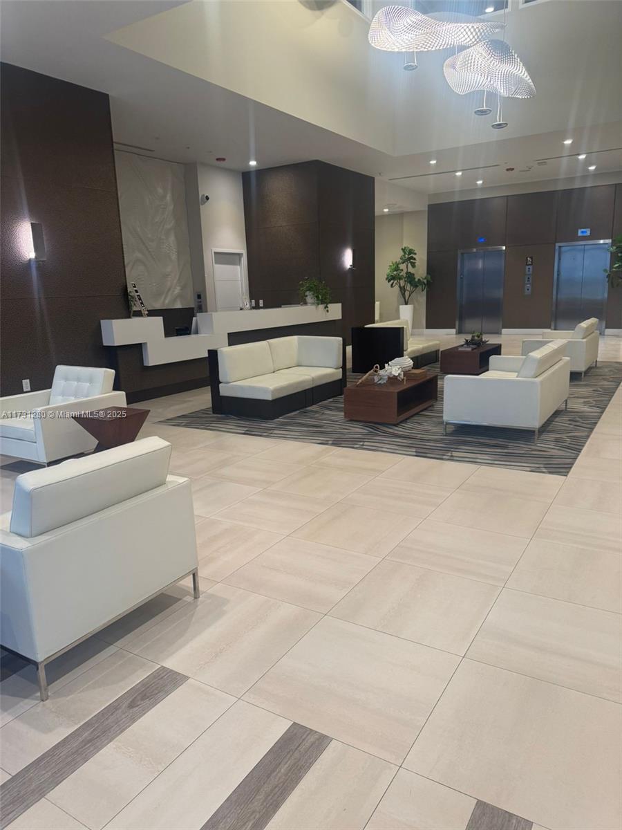 MIDTOWN AT DORAL - Residential