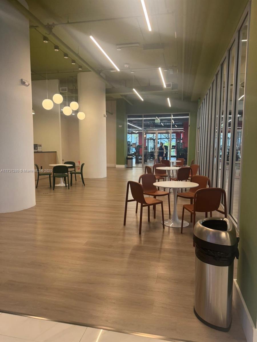 MIDTOWN AT DORAL - Residential