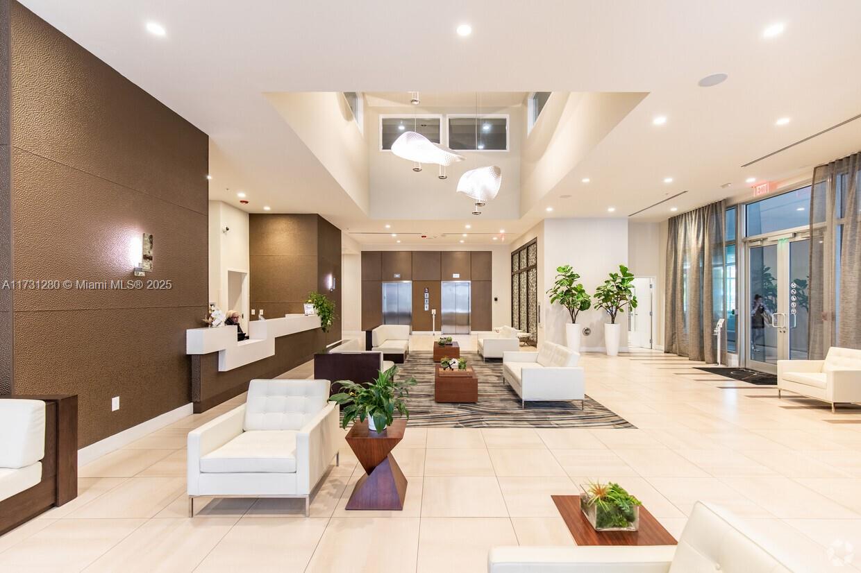 MIDTOWN AT DORAL - Residential