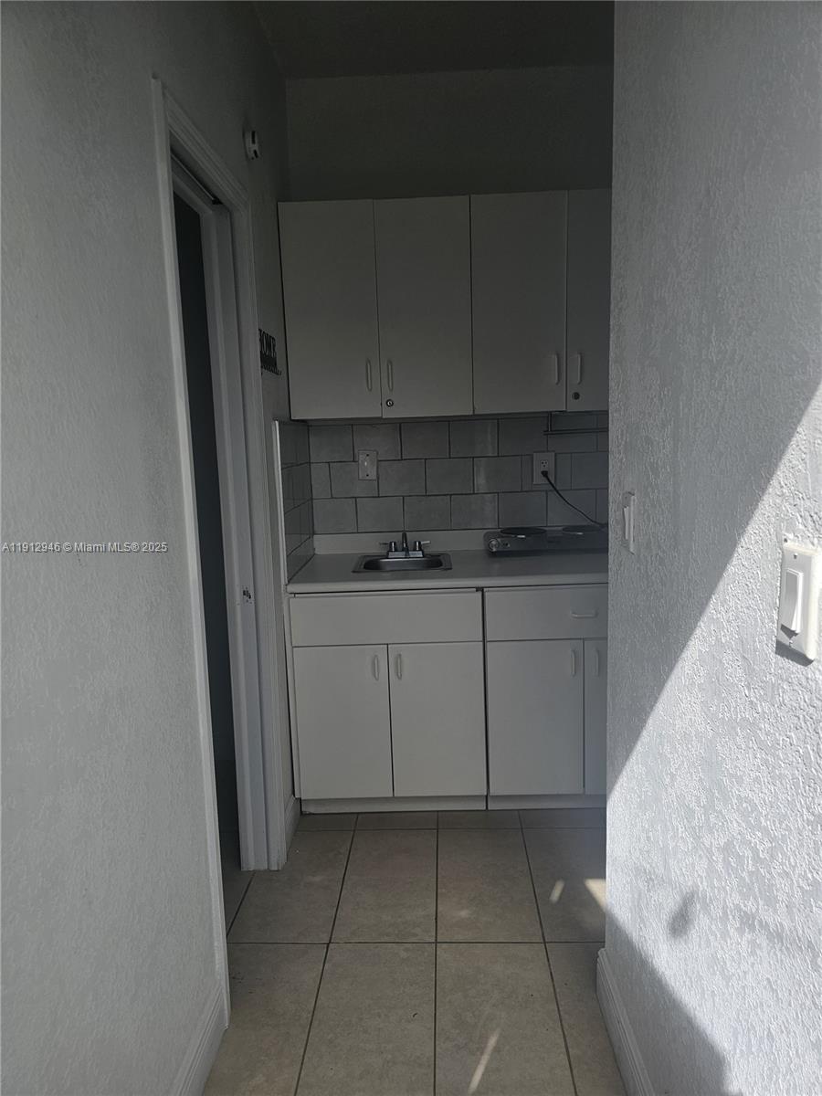 HIALEAH 54 TH STREET ADDN - Residential Lease
