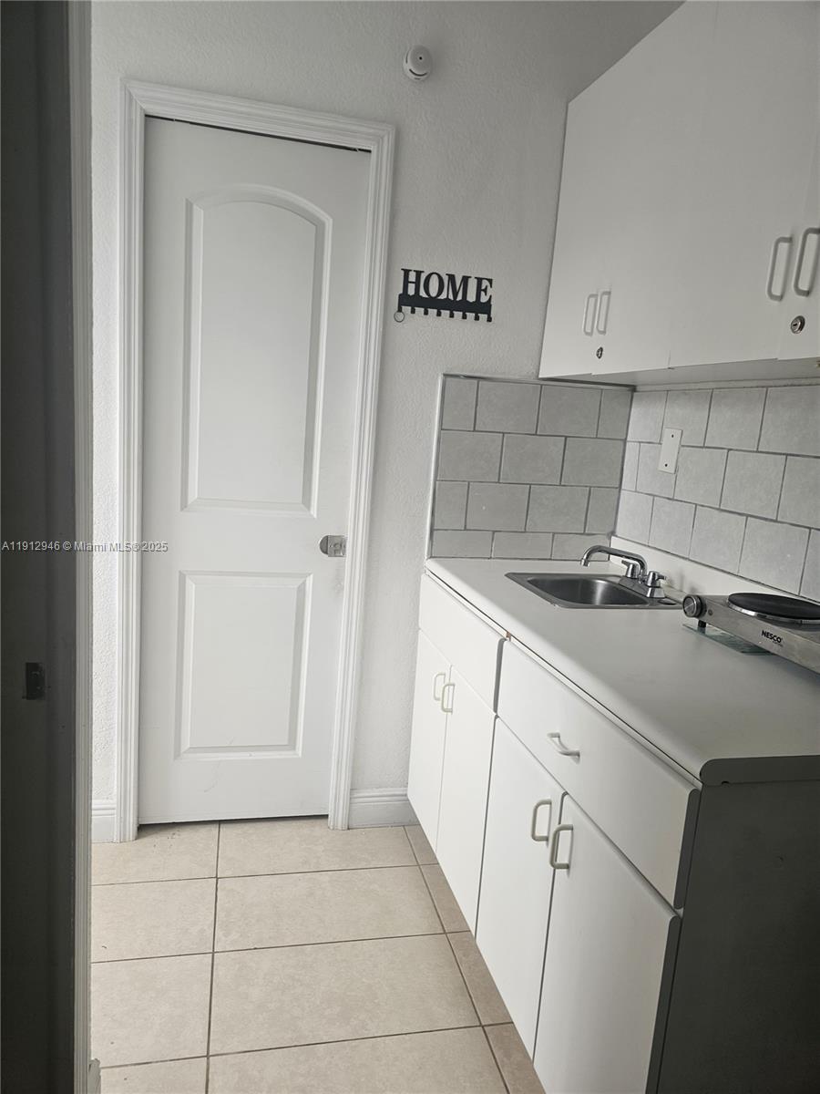 HIALEAH 54 TH STREET ADDN - Residential Lease