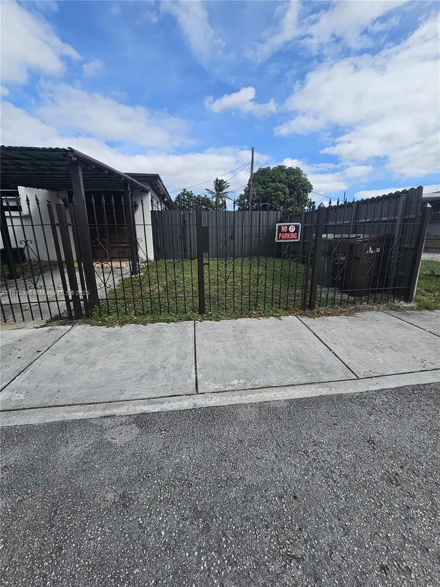 HIALEAH 54 TH STREET ADDN - Residential Lease