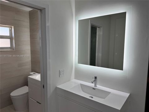 Tiny photo for 3900 N 43rd Ave, Hollywood, FL 33021 (MLS # A11977358)