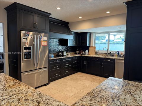 3900 N 43rd Ave Hollywood FL 33021