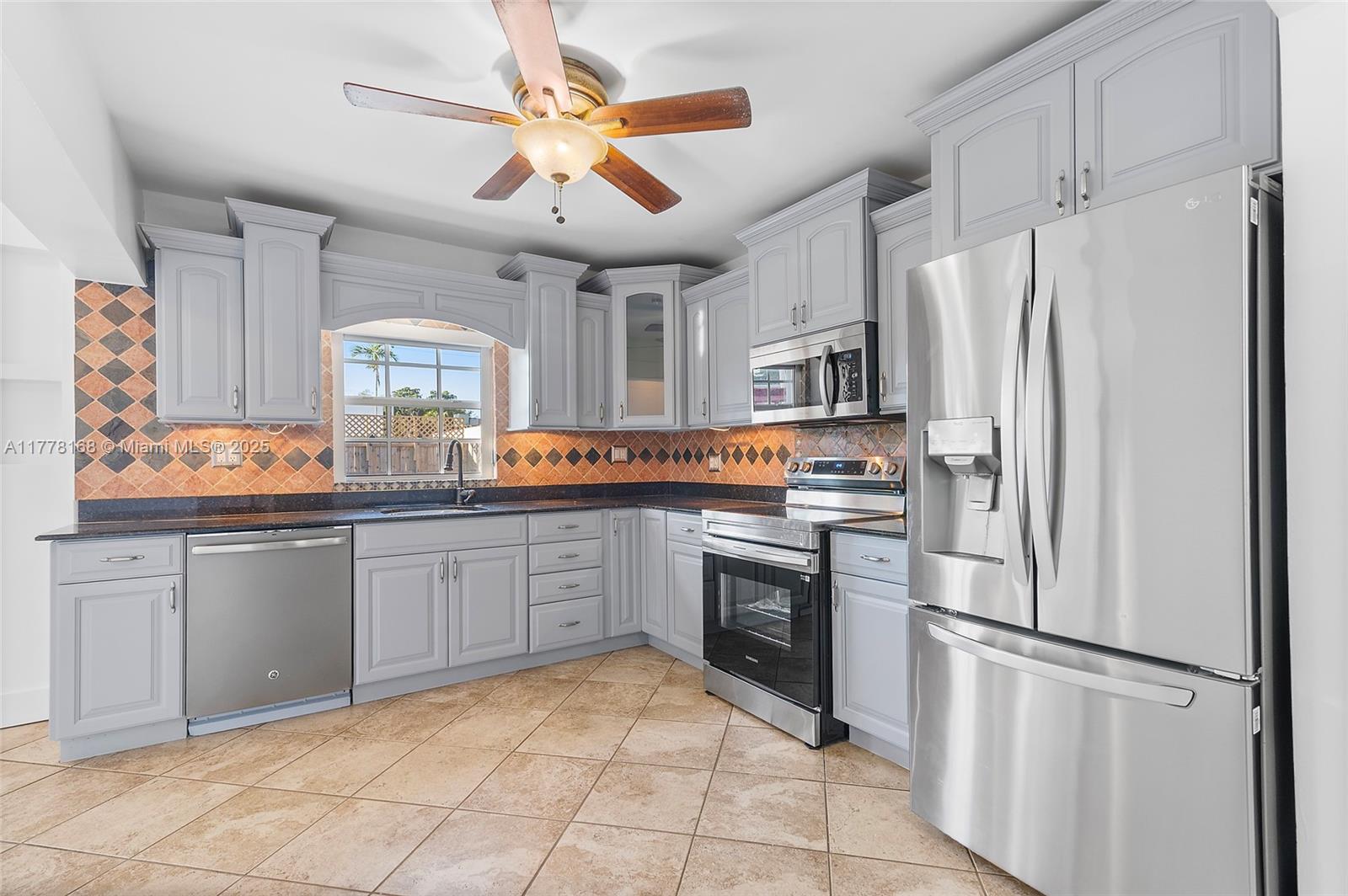 1986 NW 32nd St