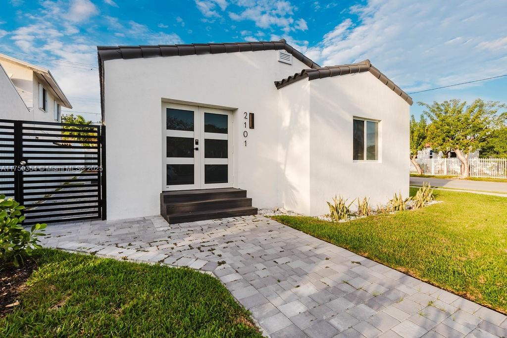 EAST VEDADO - Residential