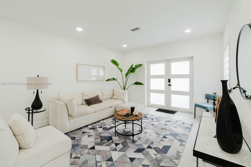 EAST VEDADO - Residential