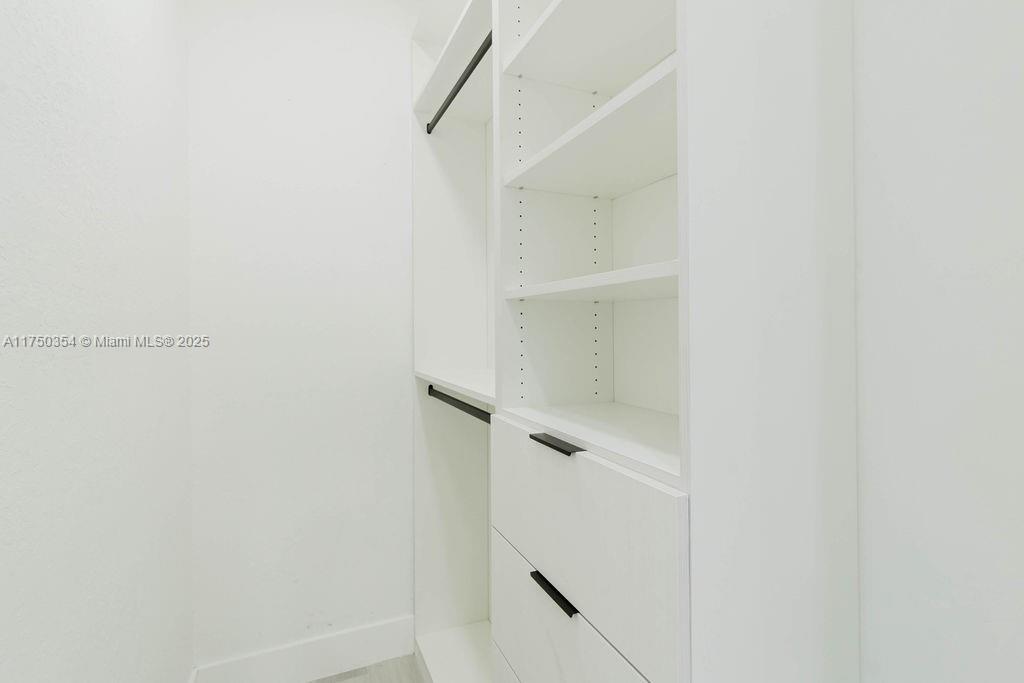 EAST VEDADO - Residential