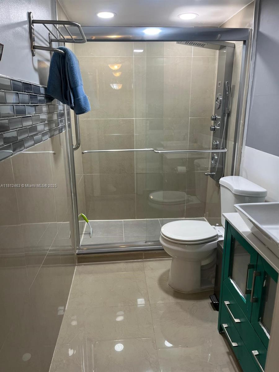 MEADOWBROOK TOWERS CONDO - Residential