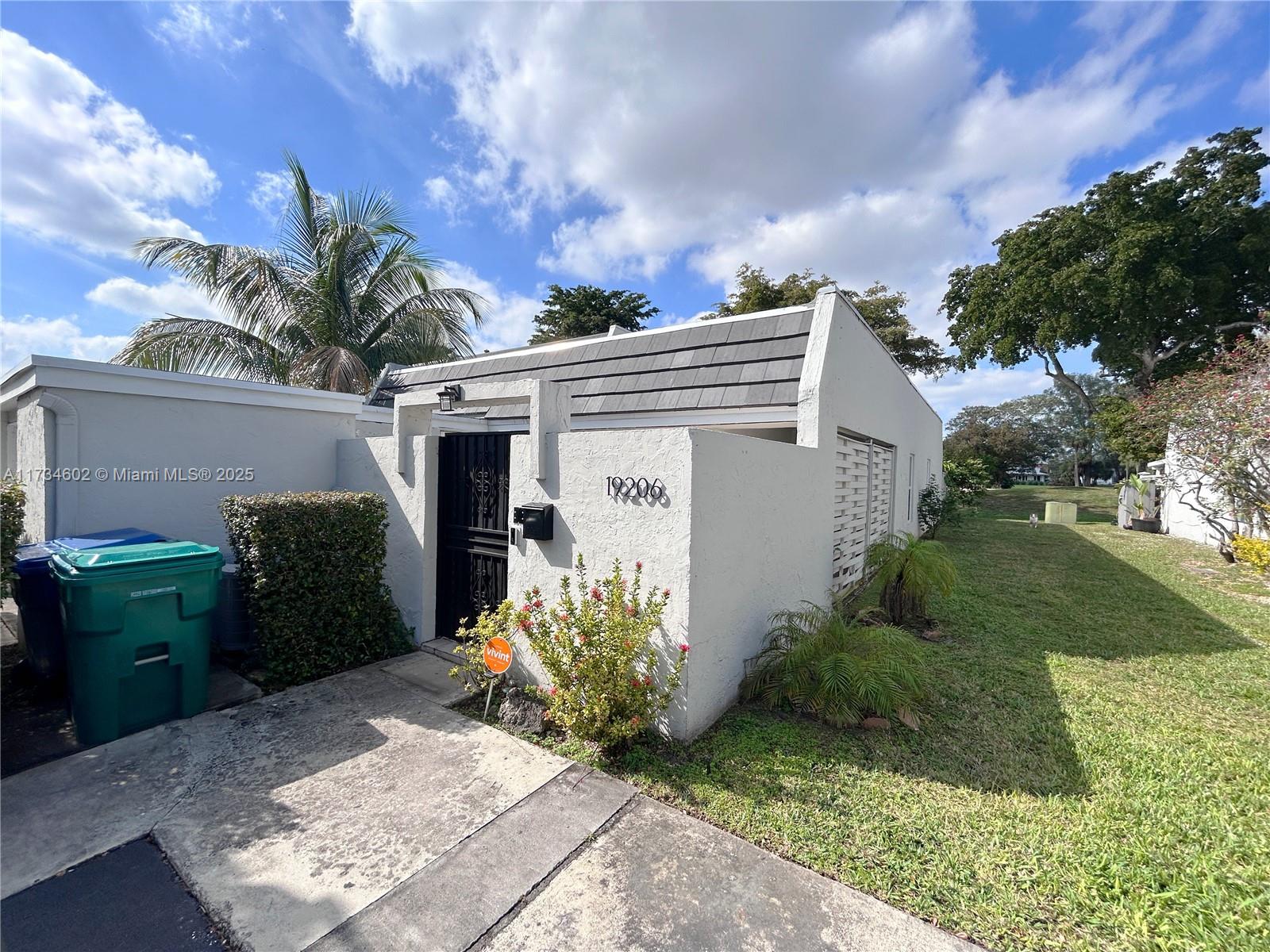 19206 Bobolink Dr 19206, Hialeah, Miami-Dade County, Florida - 3 Bedrooms  
2 Bathrooms - 