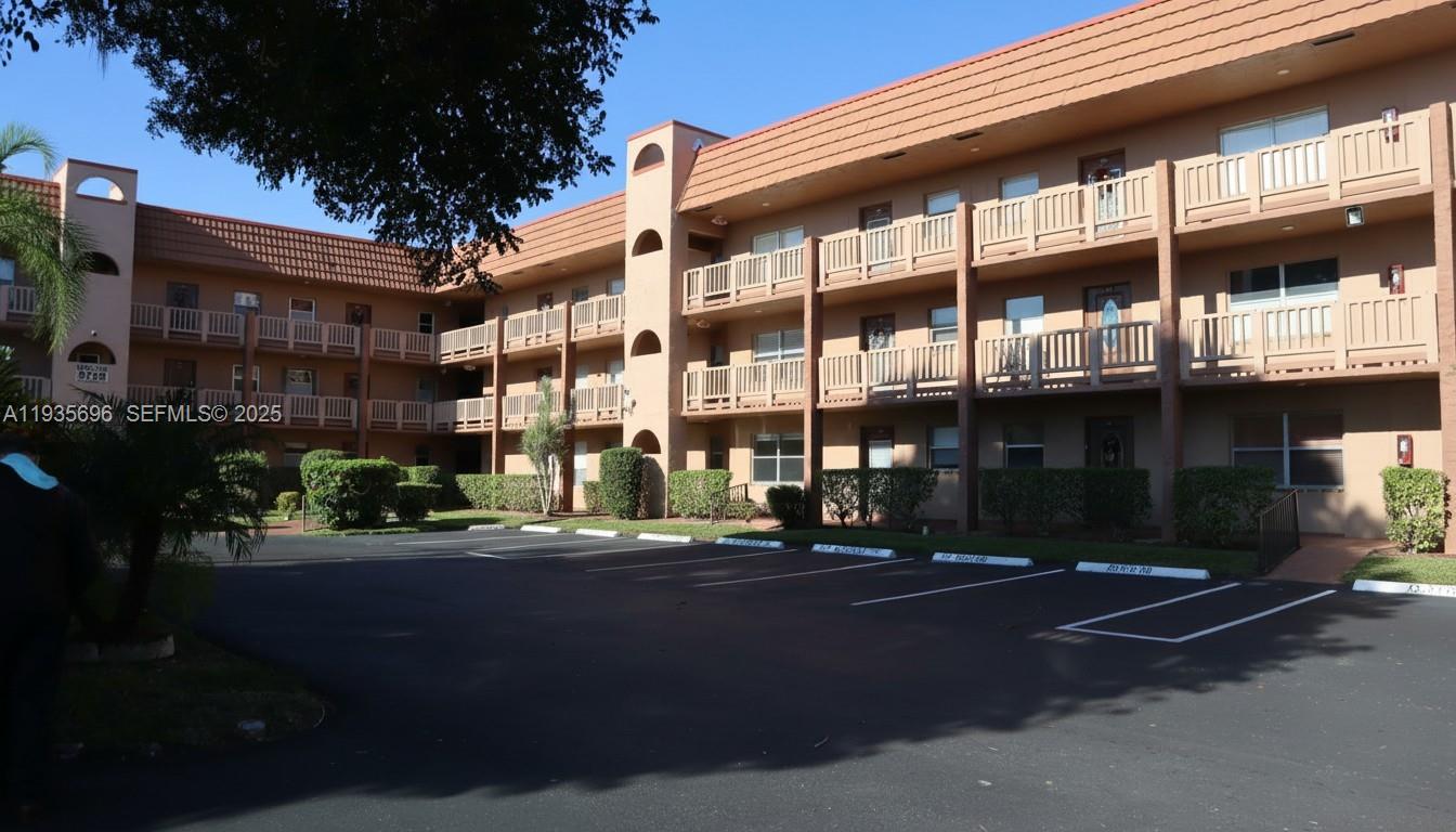 9750 Sunrise Lakes Blvd 209